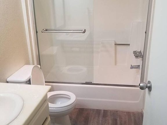 5th image of 14324 Lemoli Ave #28