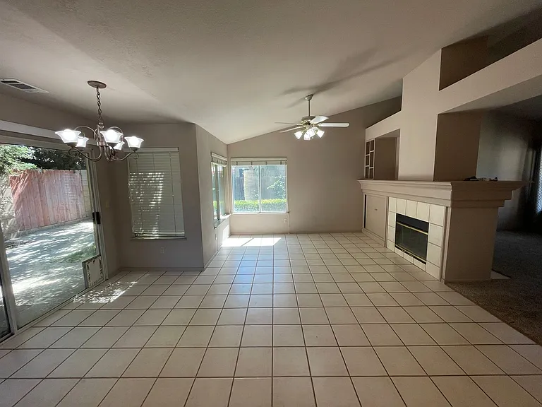 4909 Sun Valley Dr — Photo 7