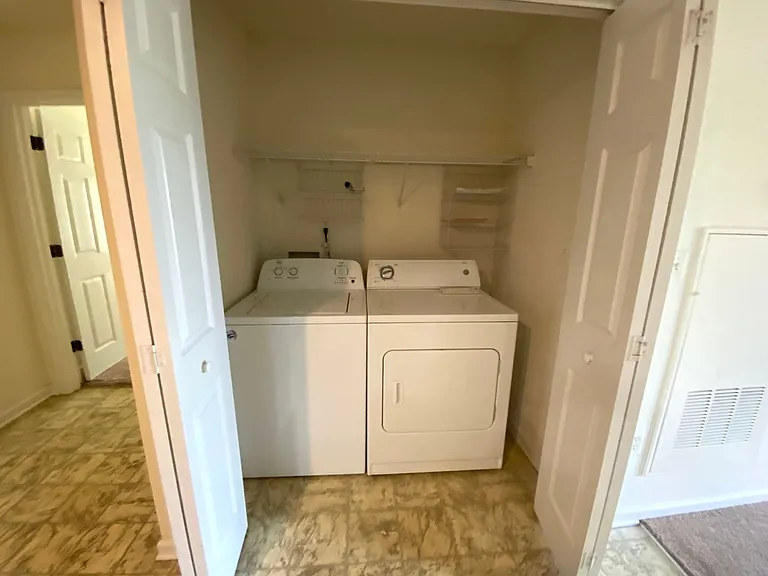 1301 Harts Ridge Dr — Photo 14