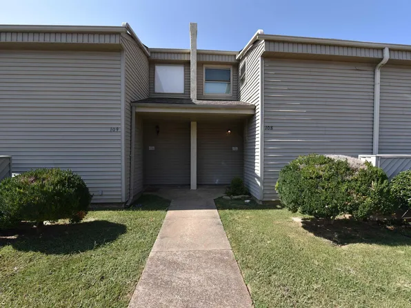 135 Hillview Dr APT 108, Fairfield Bay, AR 72088