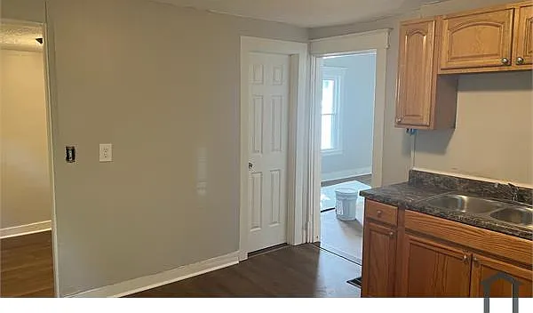 1763 W Gaulbert Ave — Photo 8
