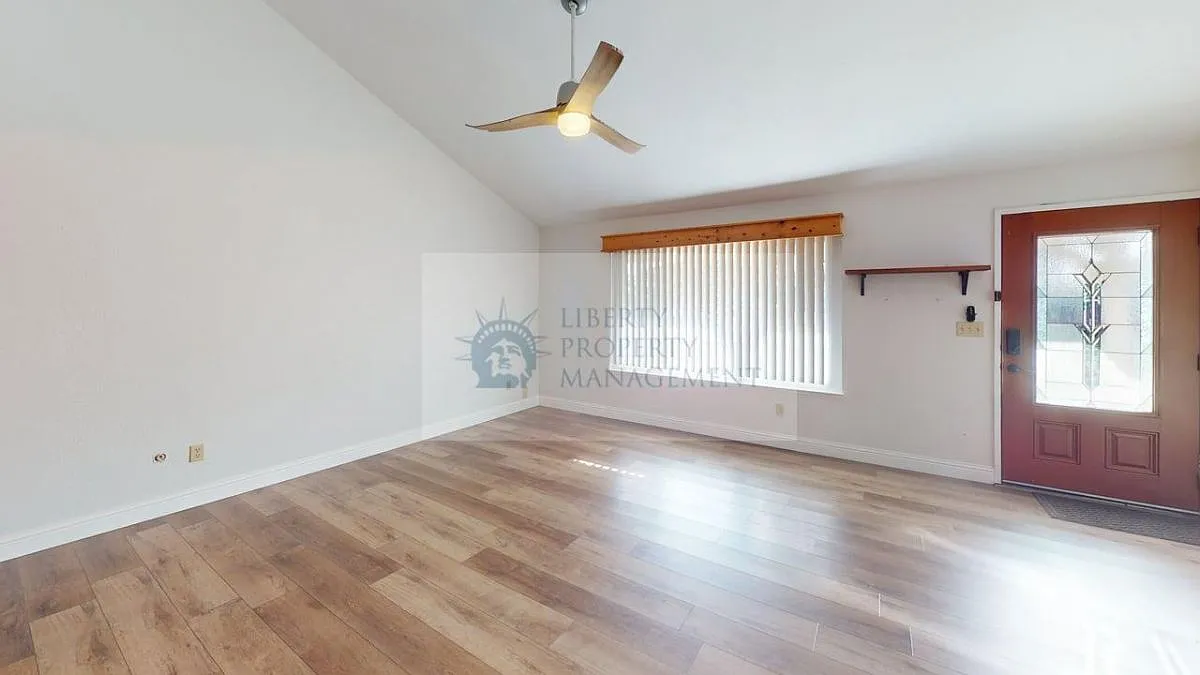 3 bed, 1449 sqft, $2,695 — Photo 3