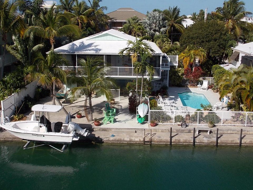 1st image of 949 Bay Dr