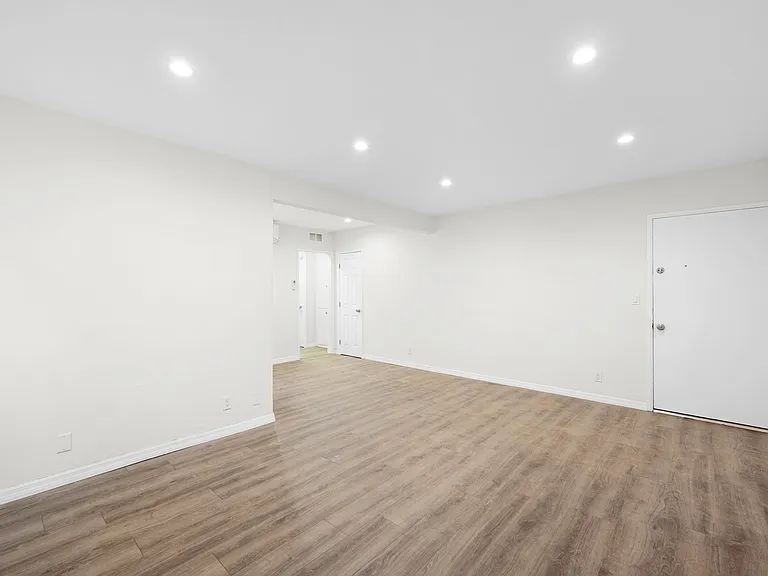10204 Tujunga Canyon Blvd #2 — Photo 5