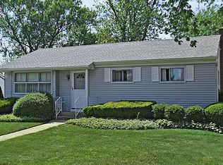 73 Briarcliff Rd, Westbury, NY 11590