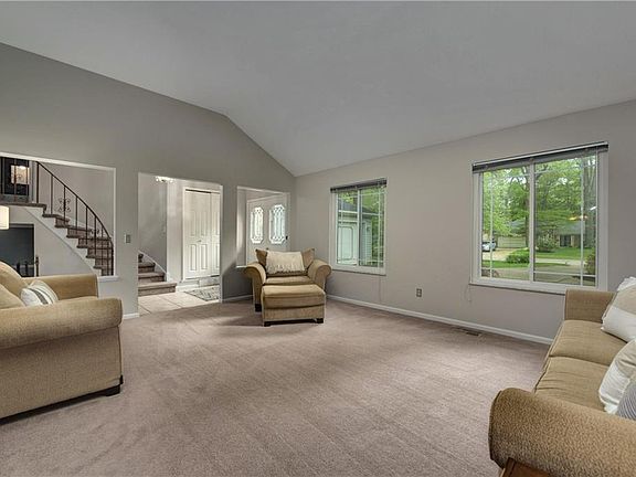 3rd image of 27831 Blossom Blvd