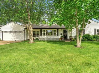 1424 Bridle Rd, Saint Louis, MO 63119