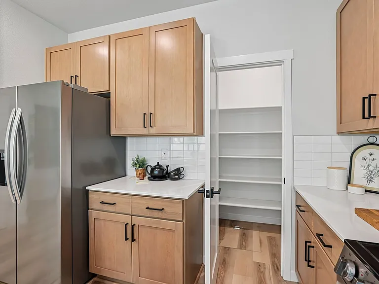 6807 NE 15th Ct — Photo 11