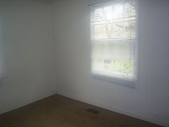 5th image of 960 Astor Ave SW