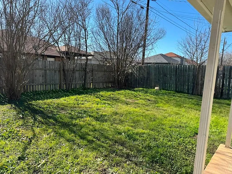 2404 Bluebonnet Dr — Photo 26