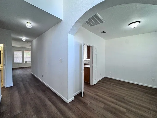 1525 Fallcreek Ct — Photo 2