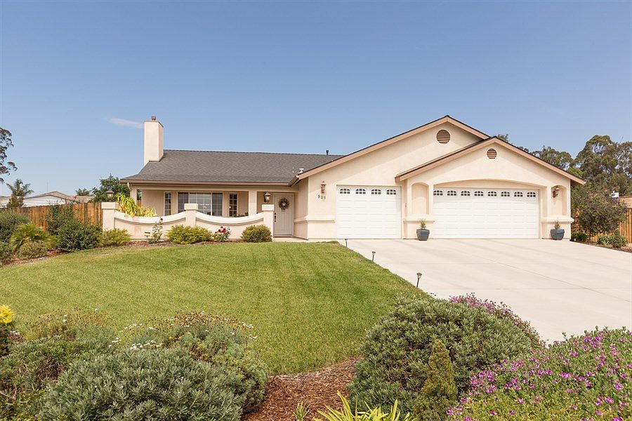 1st image of 905 Briar Rose Ln