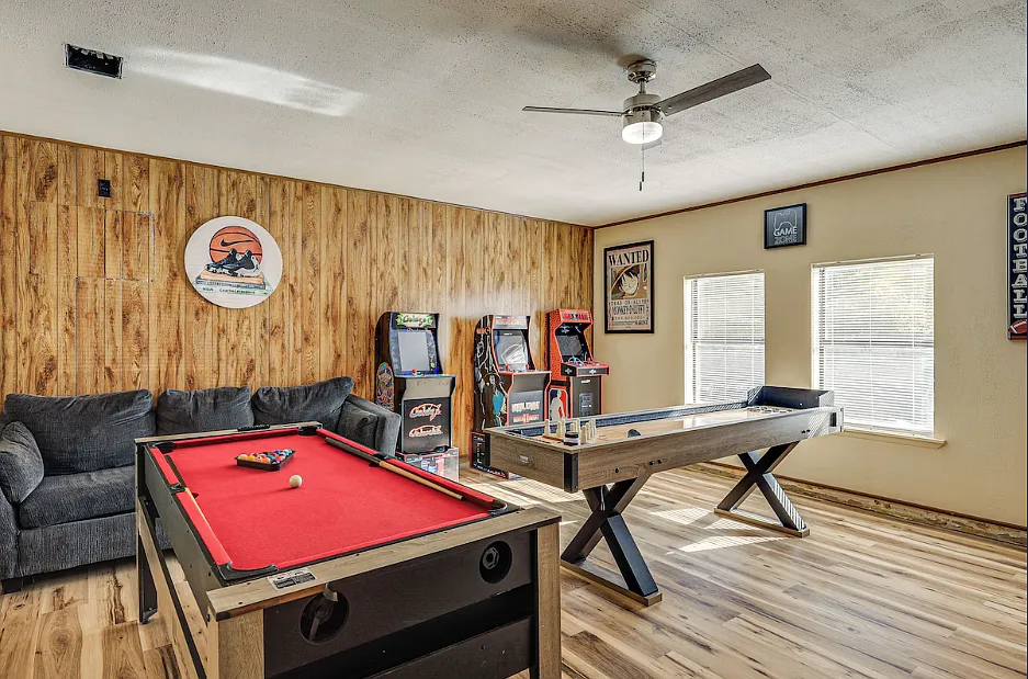 4 bed, 1582 sqft, $3,800 — Photo 3