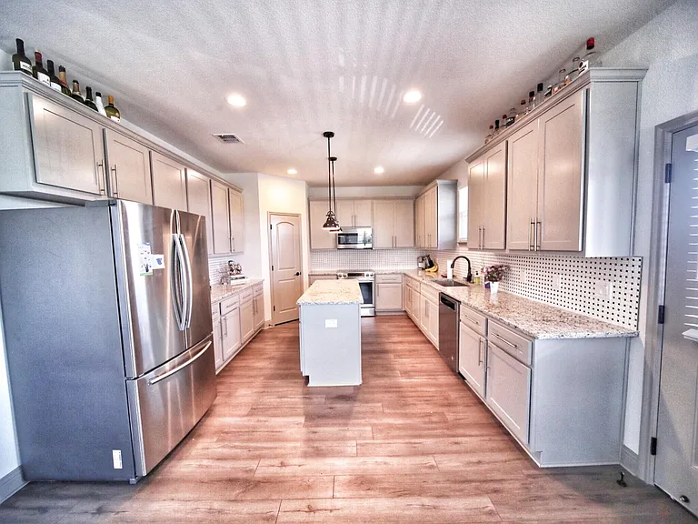 3003 McCart Ave — Photo 3
