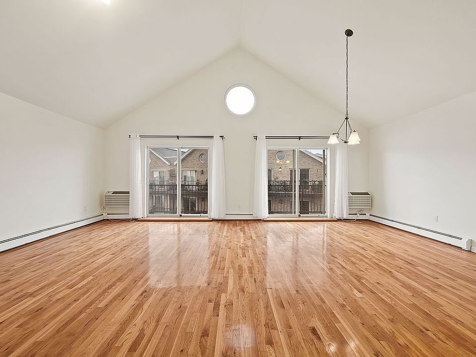 1st image of 10 Pennyfield Ave APT 5C