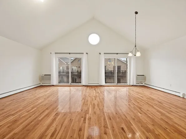 10 Pennyfield Ave APT 5C, Bronx, NY 10465