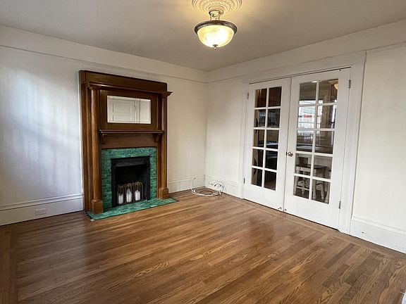 4th image of 33 Bernard St
