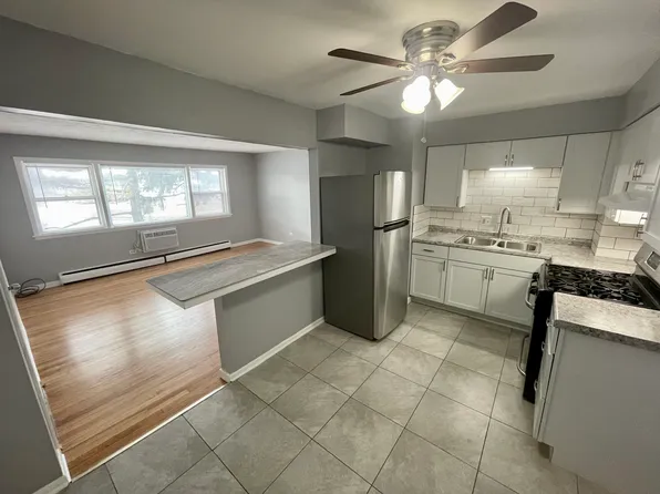 4310 W North Ave APT 8, Stone Park, IL 60165