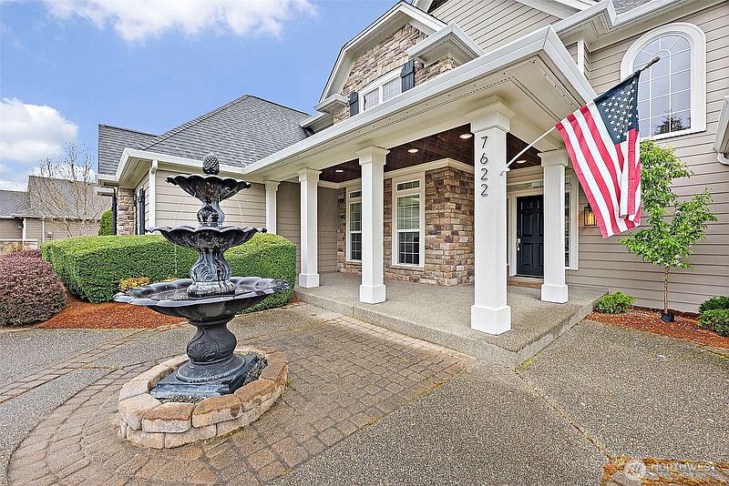 3rd image of 7622 Ostrander Court SE