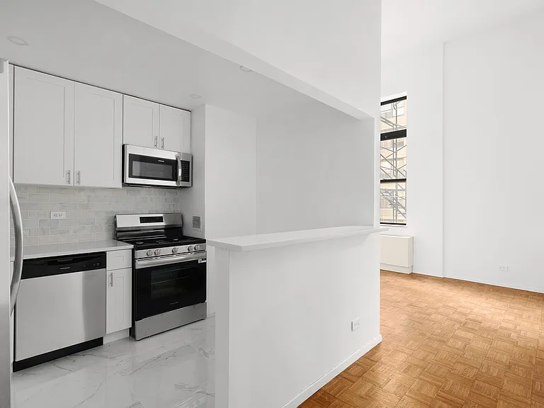 1255 5th Ave #3J — Photo 5