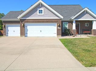 3001 Paradise Cir, Newburgh, IN 47630