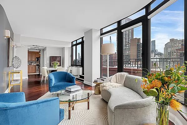 1st image of 155 W 70th St #4B
