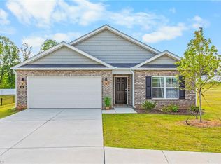 130 Preston Oaks Dr, King, NC 27021
