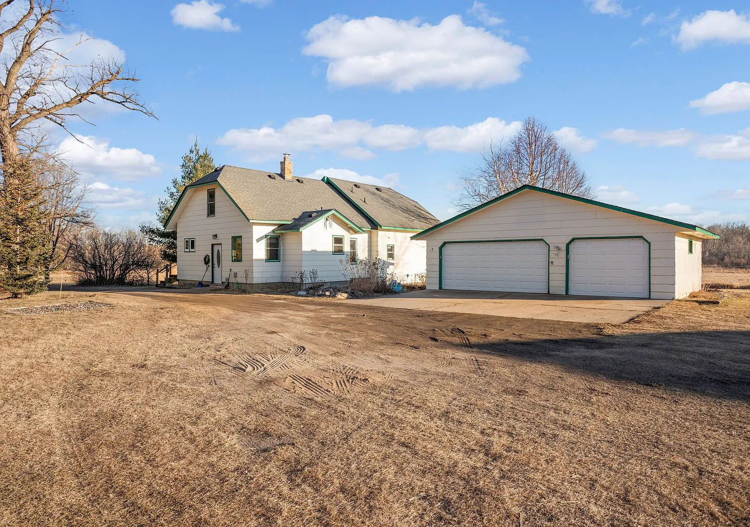 Find yourself some quiet! Nice home with 10ac for rent avail NOW $2495.00/month+ utilities — Photo 1