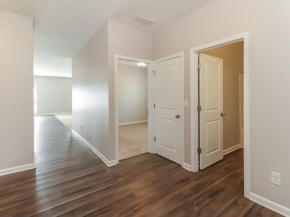 5th image of 1062 Coldwater Dr