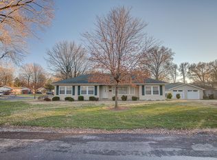 7112 Gary Dr, Belleville, IL