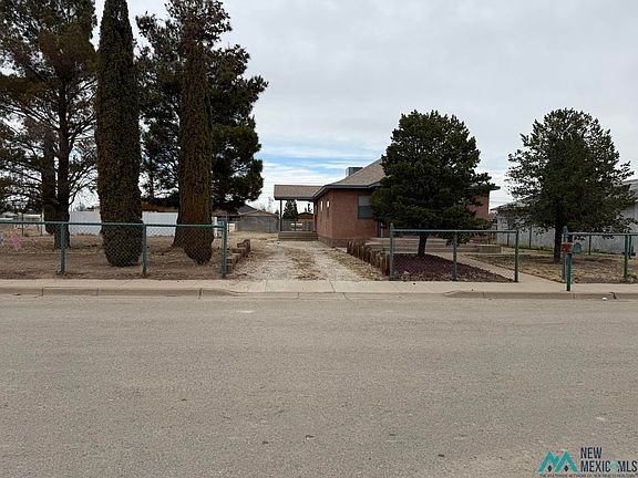 4th image of 714 Champ Clark Ave