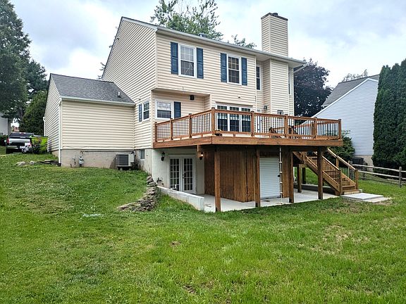 3rd image of 325 Sandown Park Ct