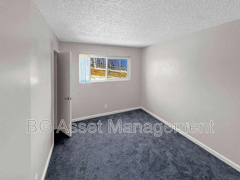 110 Avian Dr — Photo 3