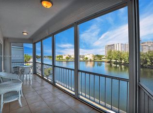 400 Diplomat Pkwy APT 408, Hallandale, FL 33009