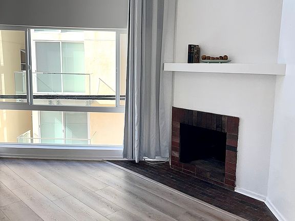 3rd image of 15 Ironsides St APT 4