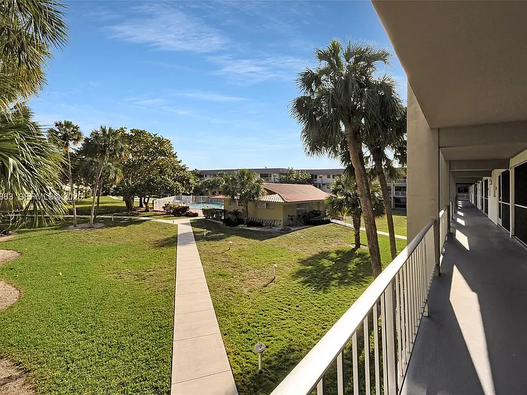 250 Layne Blvd #205 — Photo 6