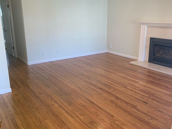 4th image of 3911 Moulton Dr