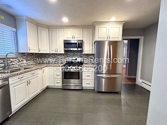 2nd image of 395 E Truman Ave