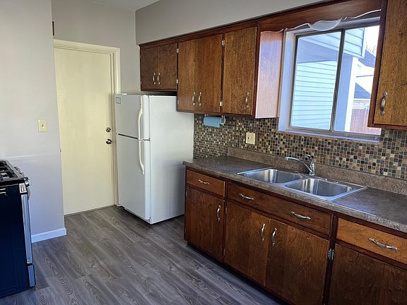 5th image of 1552 Westwood Ave #1