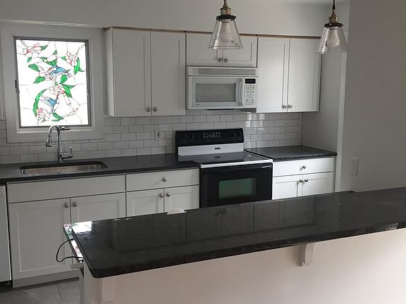 3rd image of 500 Cedarwood Dr