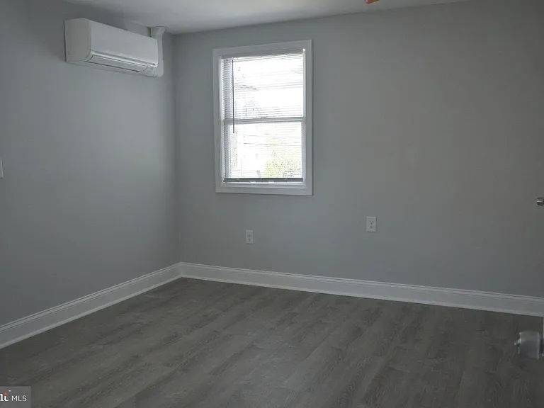 118 E Maple Ave #2R — Photo 5