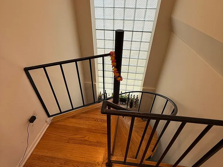 Addison 1119 — Photo 10