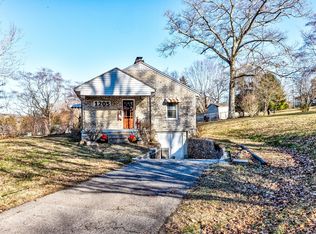 1205 Loop Rd, La Follette, TN 37766