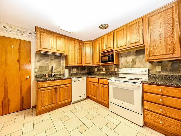 5th image of 1812 Lindenwood Ave
