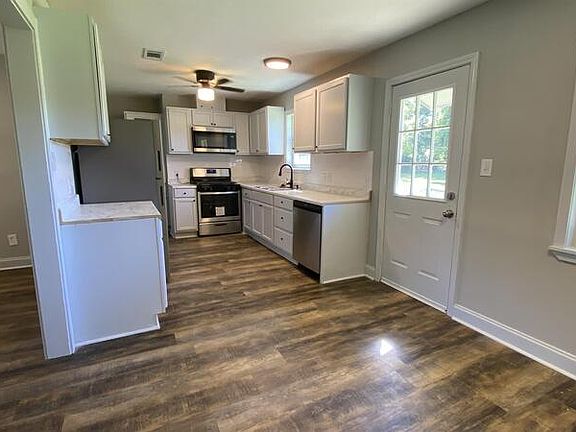 4th image of 913 E Mary Ct