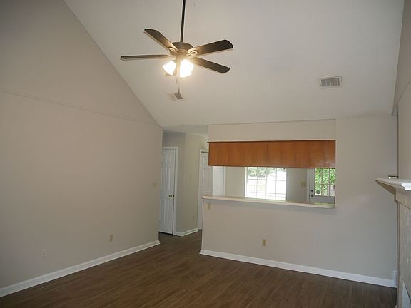 3rd image of 7404 Black Oak Dr