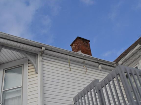 4th image of 430 1/2 E High Ave