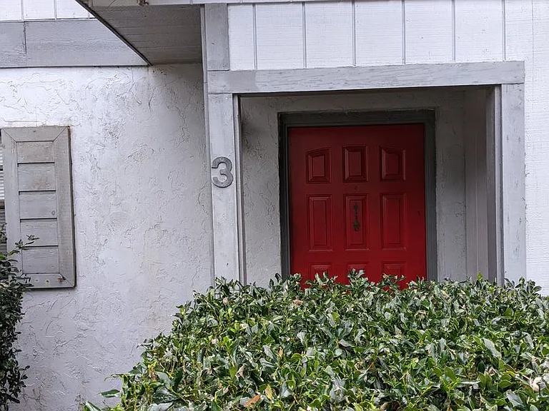 4123 SW 15th Pl #3 — Photo 2