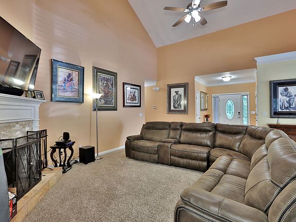 5th image of 3998 Tamarack Dr