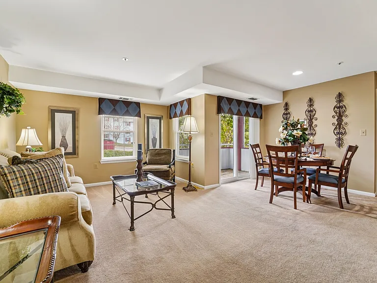 Country Meadows Apartments — Photo 22